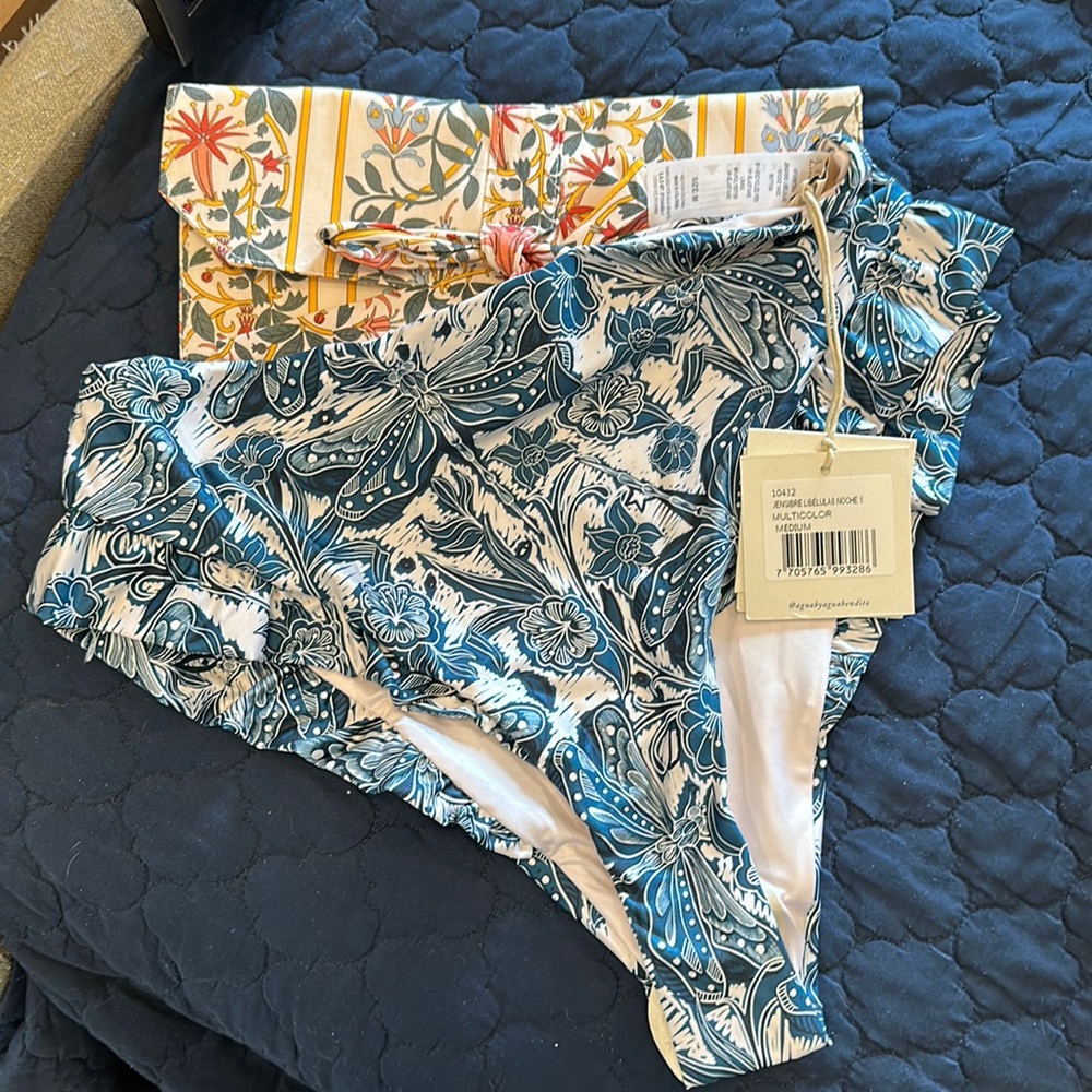 NWT Medium Agua Bendita libuelulas Noche Swim bottoms